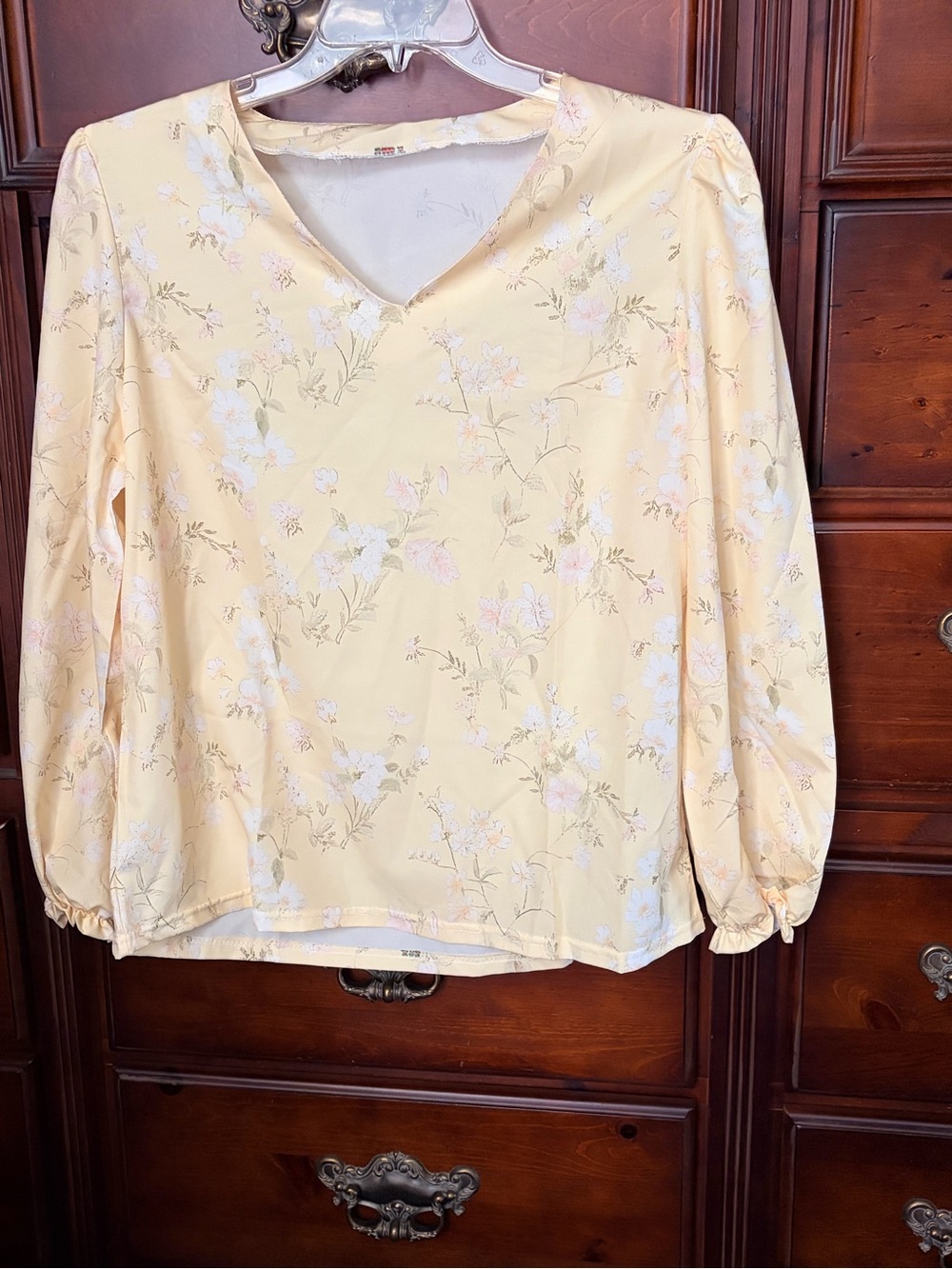 SHEIN Pale Yellow Floral V-Neck Puff Sleeve Blouse